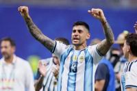 Bek Tottenham Hotspur, Cristian Romero (Foto: Sports Mole)