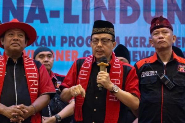 Ketua Umum Ormas Madas (Masyarakat Madura Asli) Nusantara KRH. HM. Jusuf Rizal, SH., (tengah). Foto: dok. katakini 