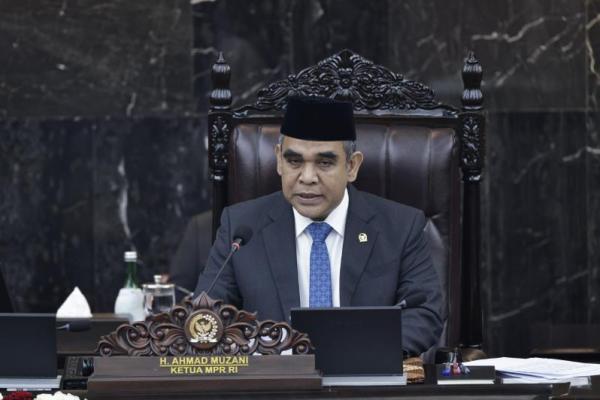 Ketua MPR RI Ahmad Muzani saat membuka Sidang Tahunan MPR RI di Ruang Sidang Paripurna, Kompleks Parlemen, Jumat (14/8) (Foto: Humas MPR) 