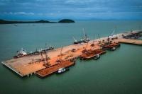 Kapal sandar di Terminal Kijing, Mempawah, Kalimantan Barat. Foto: dok. katakini