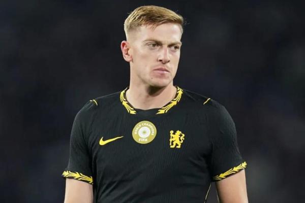 Penyerang Chelsea, Liam Delap dikabarkan tetap ingin bertahan di liga Inggris lebih lama (Foto: Sports Mole) 