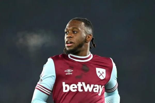 Aaron Wan-Bissaka yang resmi bergabung dengan Aston Villa (Foto: The Athletic) 