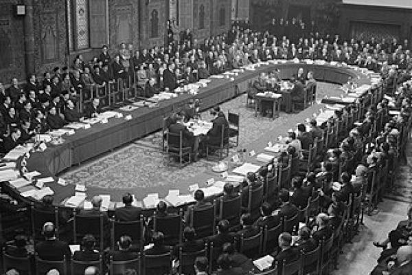 Konferensi Meja Bundar di Deen Haag pada tanggal 23 Agustus 1949 (Foto: wikipedia) 