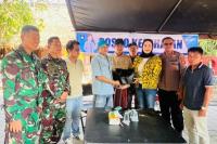 Serahkan Bantuan, Pimpinan DPR Tinjau Lokasi Kebakaran Desa Adat Sade