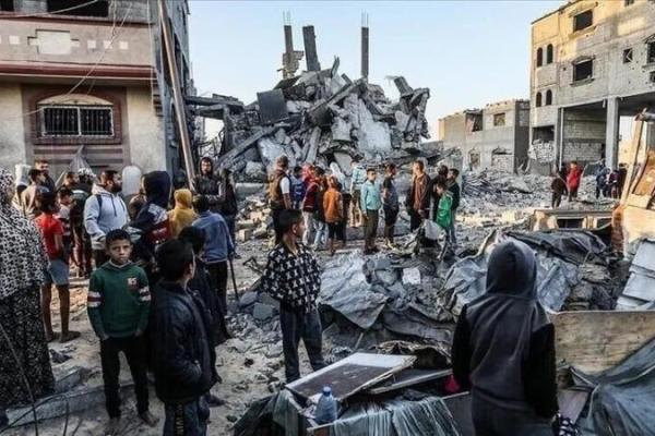 Drone Israel menyerang sebuah tenda pengungsi di dekat Rumah Sakit Shuhadaa Al-Aqsa di Deir al-Balah, Gaza tengah pada Senin (24/8) pagi waktu setempat (Foto: Anadolu) 