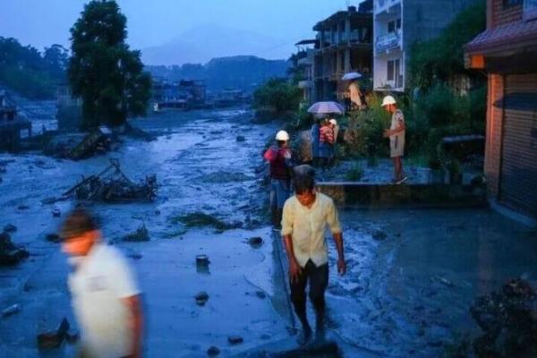 Banjir bandang dan tanah longsor menerjang kawasan Himalaya di perbatasan Nepal dan Tibet, China (Foto: Anadolu) 