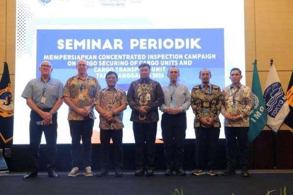 Direktur Jenderal Perhubungan Laut Muhammad Masyhud (tiga dari kiri) dalam Seminar Periodik Persiapan Concentrated Inspection Campaign (CIC) Tahun 2026 di Bogor, Jawa Barat, Kamis (27/8/2026). Foto: djpl/katakini 