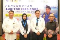 Pengukuhan 25 Auditor International Ship and Port Facility Security (ISPS) Code. Foto: hubla/katakini