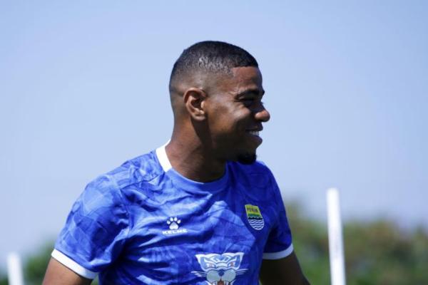Bek Persib Bandung, Uilliam Barros Perreira (Foto: persib.co.id)