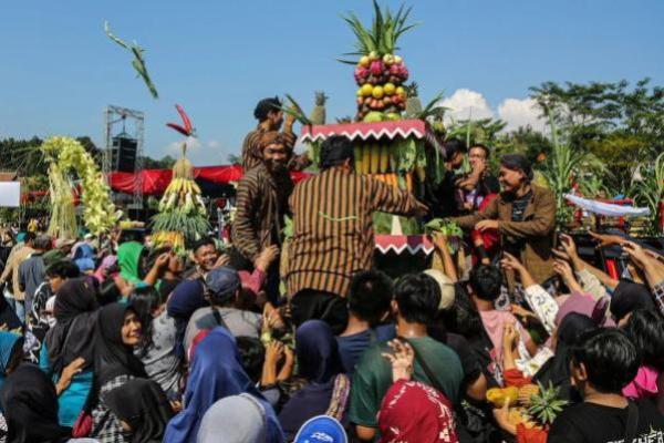 Ilustrasi tradisi Idul Adha di Indonesia (Foto: AntaraFoto/Makna Zaezar) 