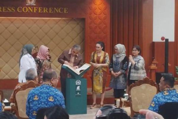 Ketua MPR RI Ahmad Muzani saat membuka pameran Arsip Sejarah Konstitusi di Gedung Nusantara IV, Kompleks Parlemen, Senayan, Jakarta, Senin (31/8/2026). Foto: kwp 