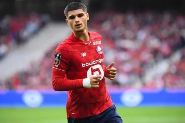 Penyerang Lille, Matias Fernandez-Pardo yang dikabarkan telah sepakat bergabung dengan Newcastle United (Foto: Sports Mole) 