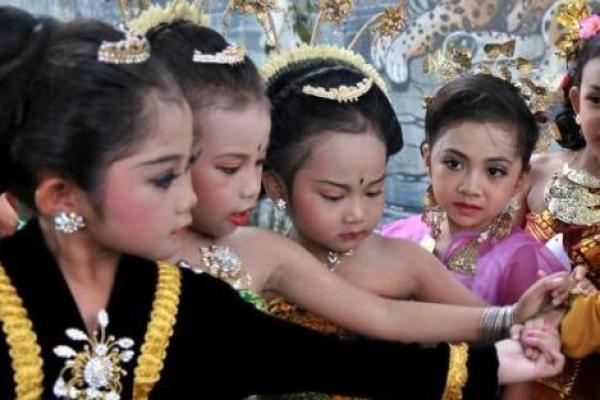 Ilustrasi - Hari Perempuan dan Anak Perempuan Adat Sedunia setiap 5 September (Foto: Ant) 