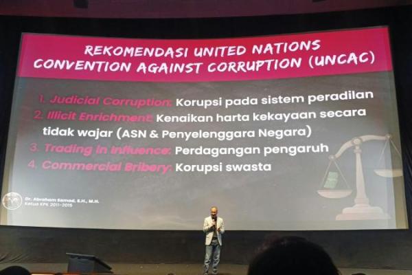 Mantan ketua KPK periode 2011-2015, Abraham Samad di forum diskusi Generasi Indonesia Bertutur pada Jumat (4/9) di Jakarta (Foto: Vaza/Katakini) 