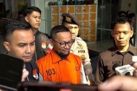 Staf Khusus eks Menteri Agama, Yaqut Cholil Qoumas, Ishfah Abidal Aziz alias Gus Alex memakai rompi tahanan KPK (Foto: Ist/Jurnas.com)