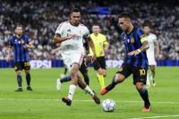 Bek sayap Real Madrid, Trent Alexander-Arnold menjaga Lautaro Martinez (Foto: Sports Mole)