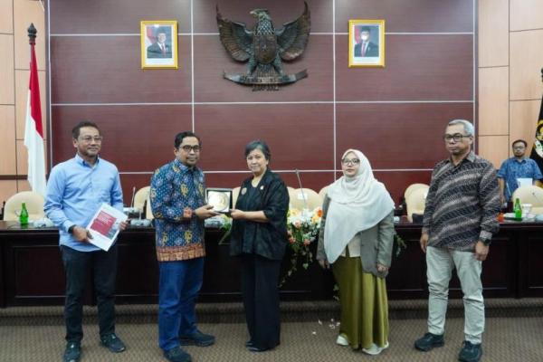 Wakil Ketua MPR RI Lestari Moerdijat menerima delegasi Konferensi Nasional Hukum Tata Negara (KNHTN) IX di Gedung MPR RI, Jakarta, Selasa (Foto: MPR) 