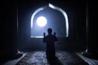 Ilustrasi - Sholat Tahajud (Foto: Suara)
