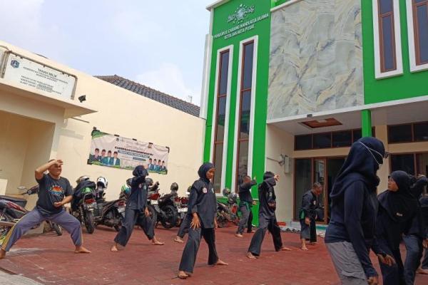 Latihan Pencak Silat Pagar Nusa PCNU Jakarta Pusat. Foto: dok. katakini 