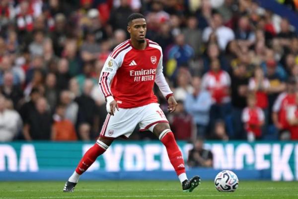 Bek Arsenal, Ezri Konsa saat laga melawan Brighton & Hove Albion pada Sabtu (19/9) waktu setempat (Foto: arsenal.com) 