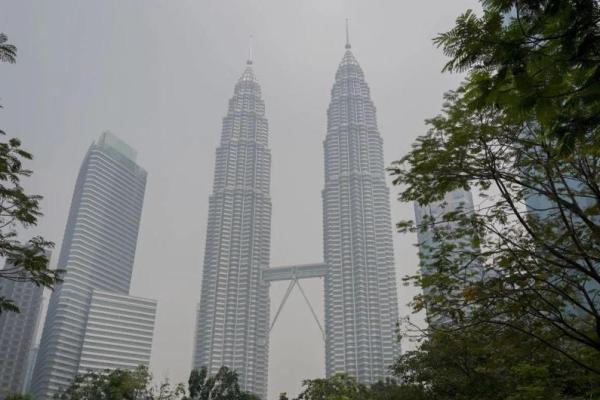 Situasi kabut asap saat ini diperkirakan akan berlanjut hingga awal 2027 akibat cuaca panas dan kering berkepanjangan (Foto: ANTARA/Xinhua) 