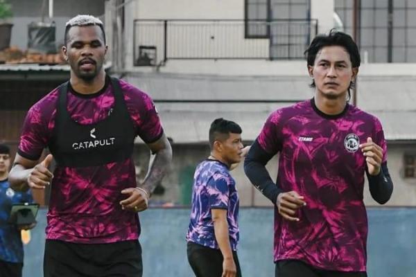 Para pemain Arema FC kembali menjalani latihan perdana usai libur sepekan jeda internasional (Foto: ileague.id) 
