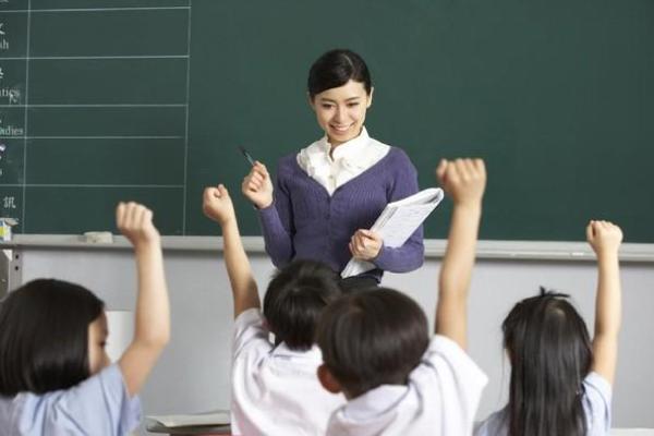 Ilustrasi - guru sedang mengajar di kelas (Foto: thinkstock) 