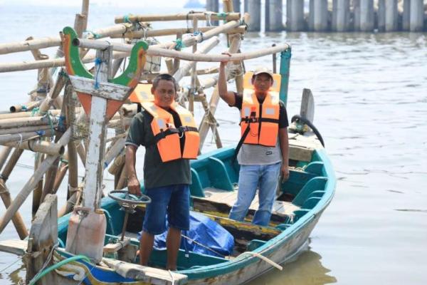 Dukung Keselamatan Nelayan dan Masyarakat Pesisir, Pelni Salurkan Ribuan Life Jacket Sejak 2021