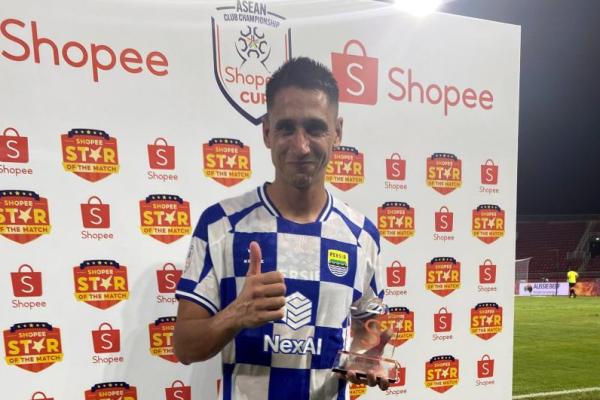 Penyerang Persib Bandung, Luka Menalo (Foto: persib.co.id) 