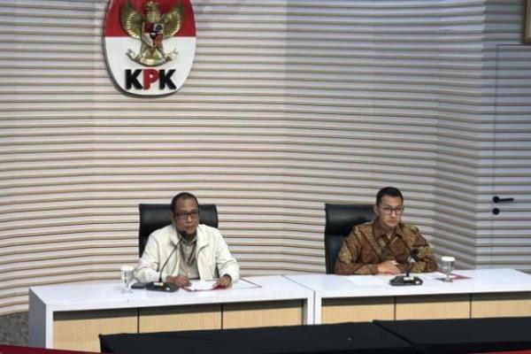 Konferensi pers penetapan tersangka korupsi Dana Siap Pakai (DSP) di lingkungan Badan Nasional Penanggulangan Bencana (BNPB). 