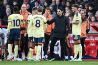 Pelatih Arsenal, Mikel Arteta memberikan arahan ke anak asuhnya saat laga melawan Nottingham Forest pada Minggu (18/10) malam WIB (Foto: arsenal.com)