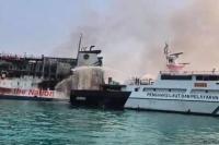 Kemenhub Libatkan KN Trisula P.111 Bantu Pemadaman Kebakaran KMP Batumandi