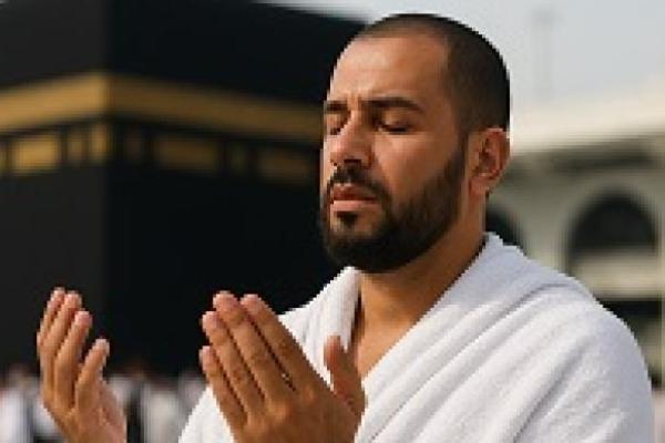 Ilustrasi berdoa saat umrah dan haji 