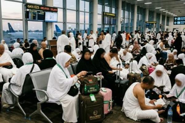 Ilustrasi jamaah menunggu pesawat delay 