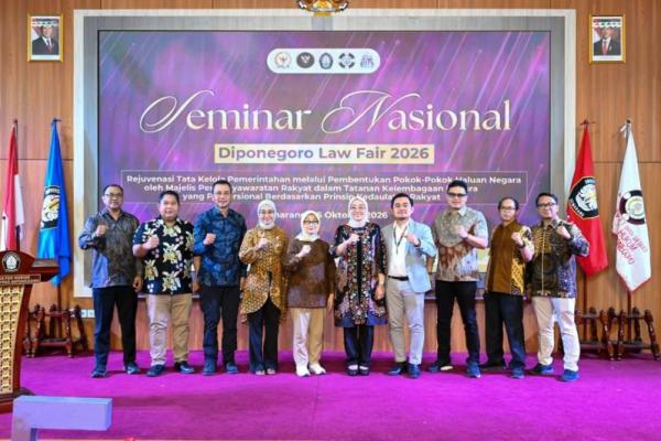 Badan Pengkajian MPR RI menghimpun masukan akademisi dan mahasiswa untuk memperdalam kajian Pokok-Pokok Haluan Negara (PPHN) yang berlangsung dalam Seminar Nasional Diponegoro Law Fair 2026 di Fakultas Hukum Universitas Diponegoro (UNDIP), Semarang, Minggu (Foto: Humas MPR) 