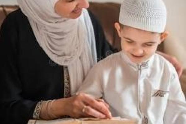 Ilustrasi ibu mendidik anak 