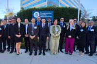 Sejumlah delegasi dari AirNav Indonesia foto bersama di depan kantor Transportation Security Administration, Amerika Serikat. Foto: airnav/katakini