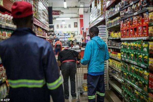 Inflasi Meroket, Harga Sebungkus Roti di Zimbabwe Rp48 Ribu