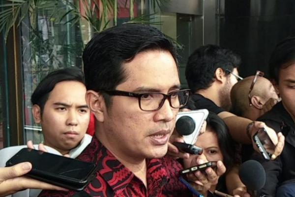 Febri Diansyah Minta Pimpinan  KPK Tak Tergesa Lantik Pegawai 