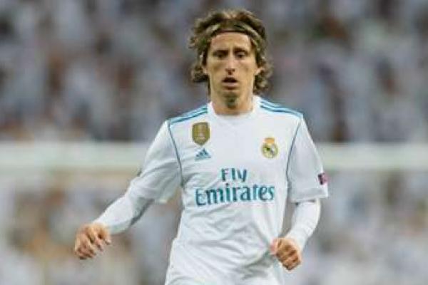 Demi Bertahan di Madrid, Modric Rela Potong Gaji