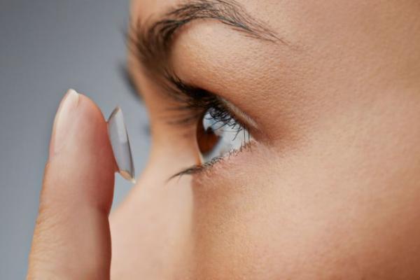 Enam Tips Merawat Mata dengan Lensa Kontak