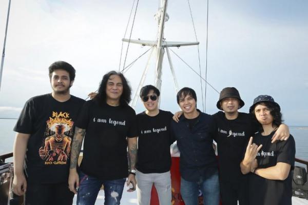 Kapal Phinisi Jadi Saksi Ide Keren Ferdy Element Untuk Musisi Indonesia