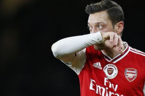 Dianggap Beban, Arsenal Ngebet Lepas Mesut Ozil