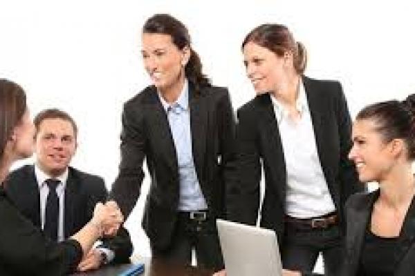 Stop Umbar Cerita Kehidupanmu Di Kantor!