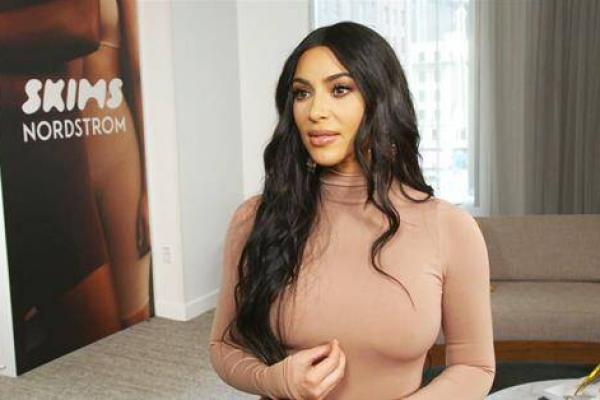   Kim Kardashian Jadi Pembawa  Acara Podcast di Spotify
