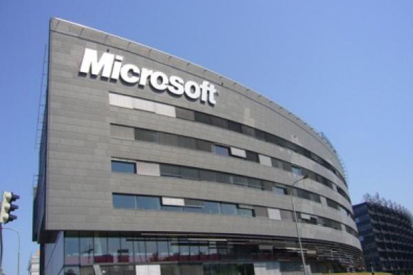 Microsoft Tutup Ritel dan Pangkas Tenaga Kerja