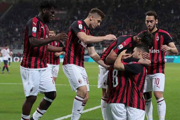 Remukkan Lecce, AC MIlan Merangsek ke Posisi Tujuh