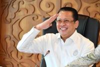 Ketua MPR Dukung DPR dan Pemerintah Bubarkan OJK
