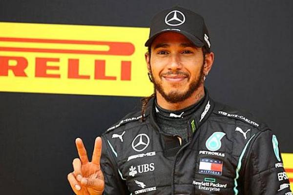   Menangi GP Styria, Hamilton Dekati Rekor Schumacher