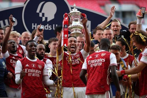  Taklukkan Chelsea, Arsenal Boyong Piala FA